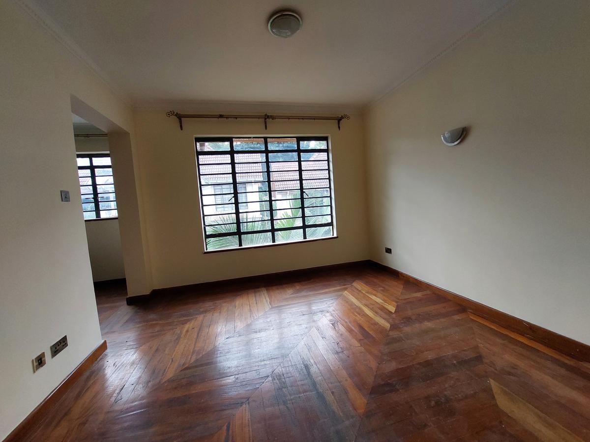 5 Bed Townhouse with En Suite at Convent Drive - 6