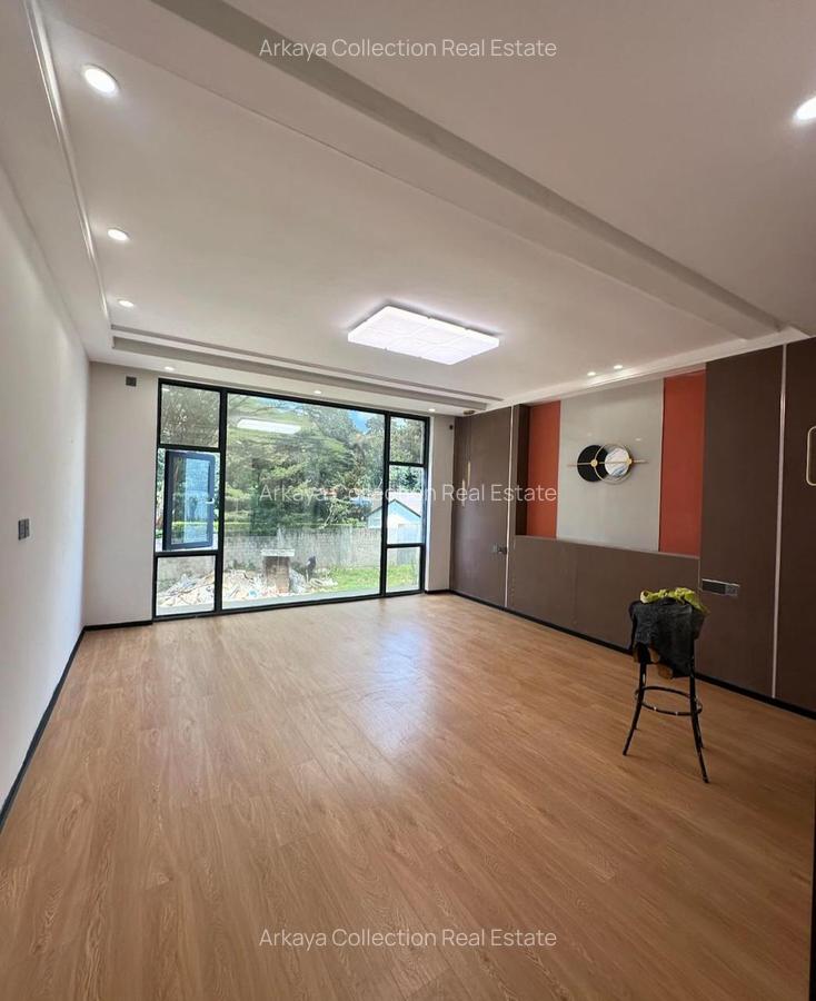 5 Bed Townhouse with En Suite in Lavington - 3