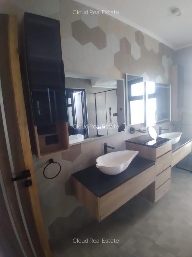 4 Bed Townhouse with En Suite in Lavington - 13