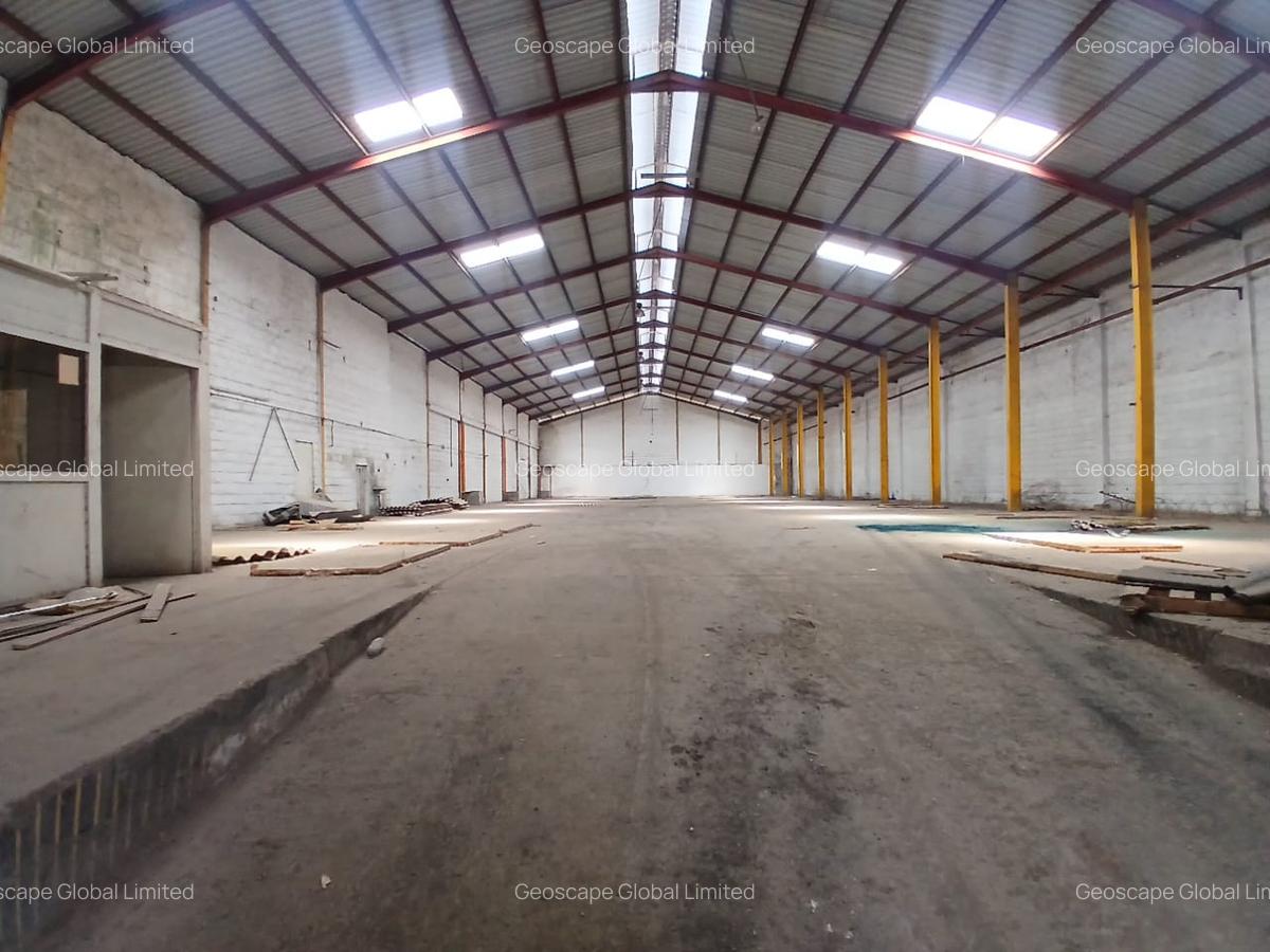 14,000 ft² Warehouse with Parking in Industrial Area - 5