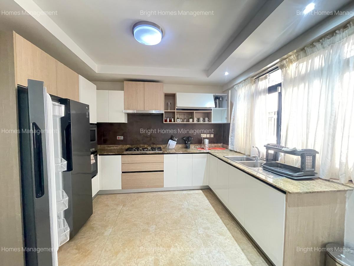 Furnished 3 Bed Apartment with En Suite in Riverside - 16