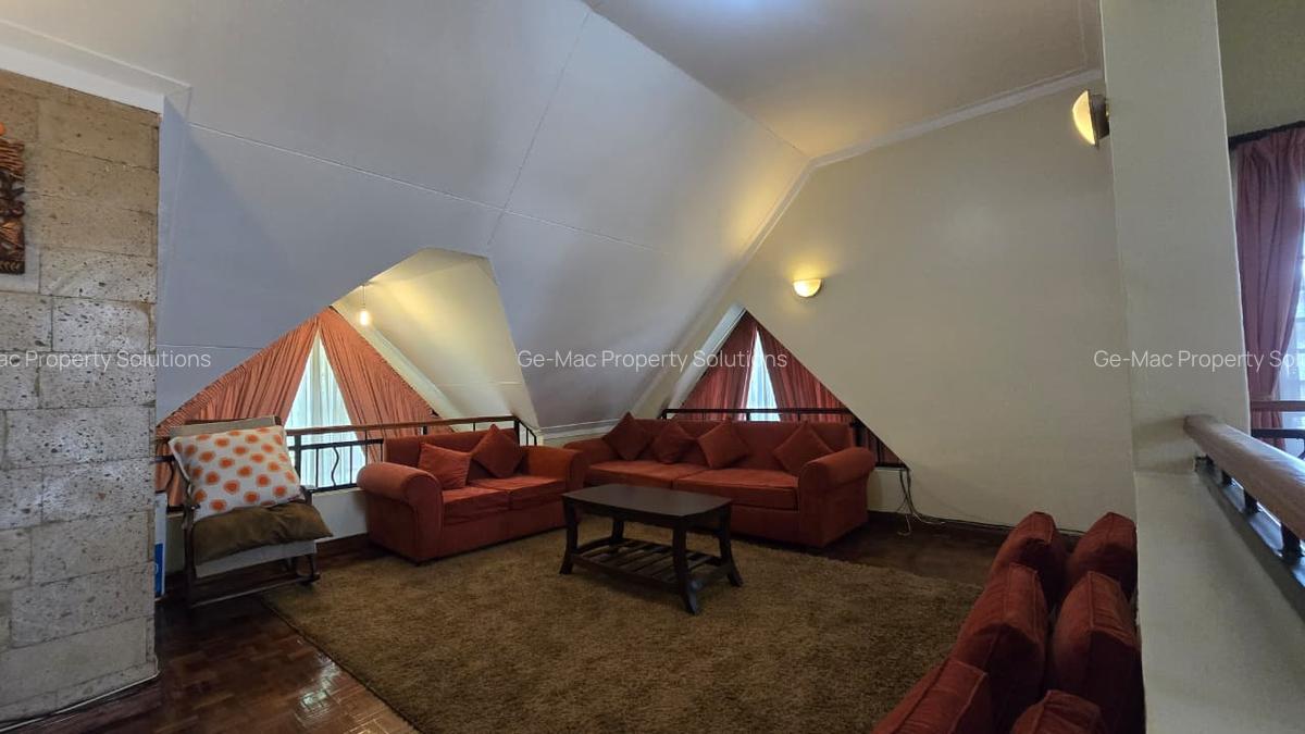 5 Bed House with En Suite in Lavington - 19