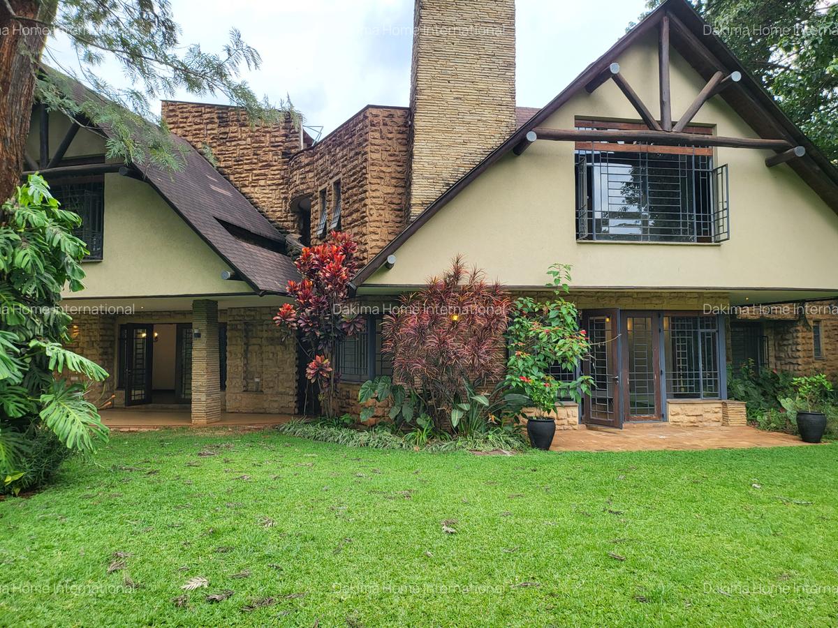 4 Bed Townhouse with En Suite in Lake View - 18