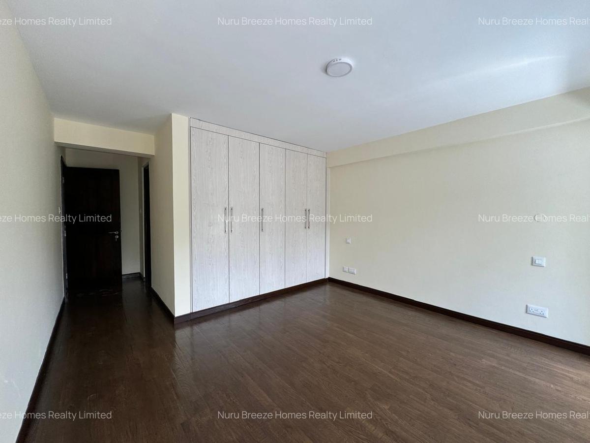 3 Bed Apartment with En Suite in Riverside - 13