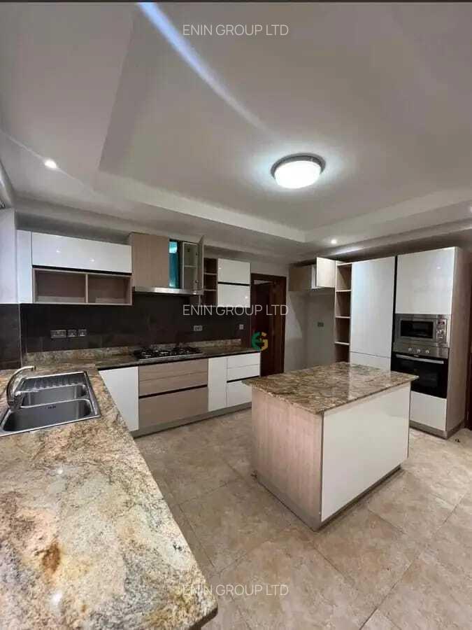 3 Bed Apartment with En Suite at Riverside Drive - 9