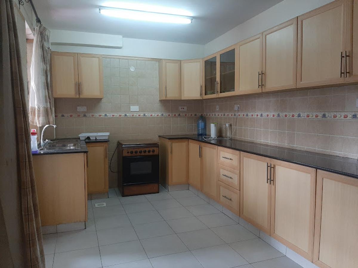 2 Bed Apartment with En Suite at Kingara Close - 9