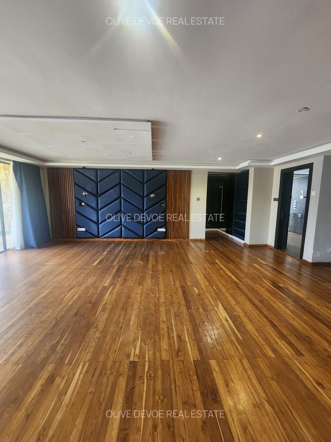 5 Bed Villa with En Suite in Runda - 19