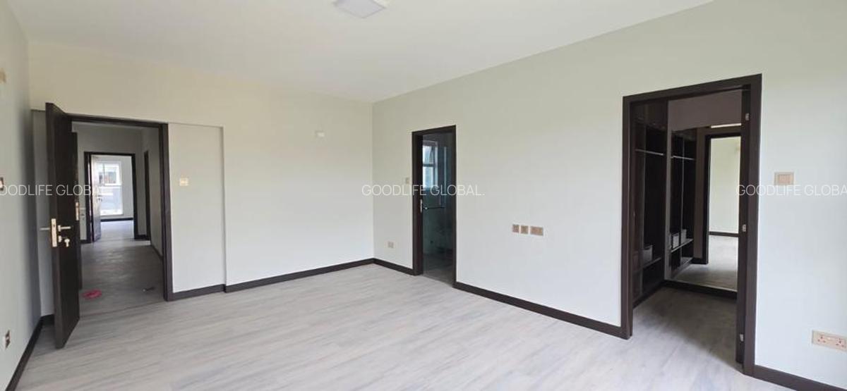 2 Bed Apartment with En Suite at Riverside - 6
