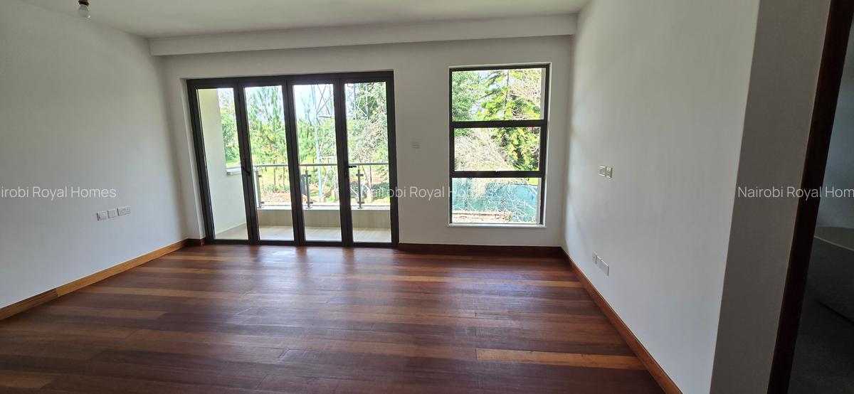 4 Bed Townhouse with En Suite at The Loft Two Rives - 16