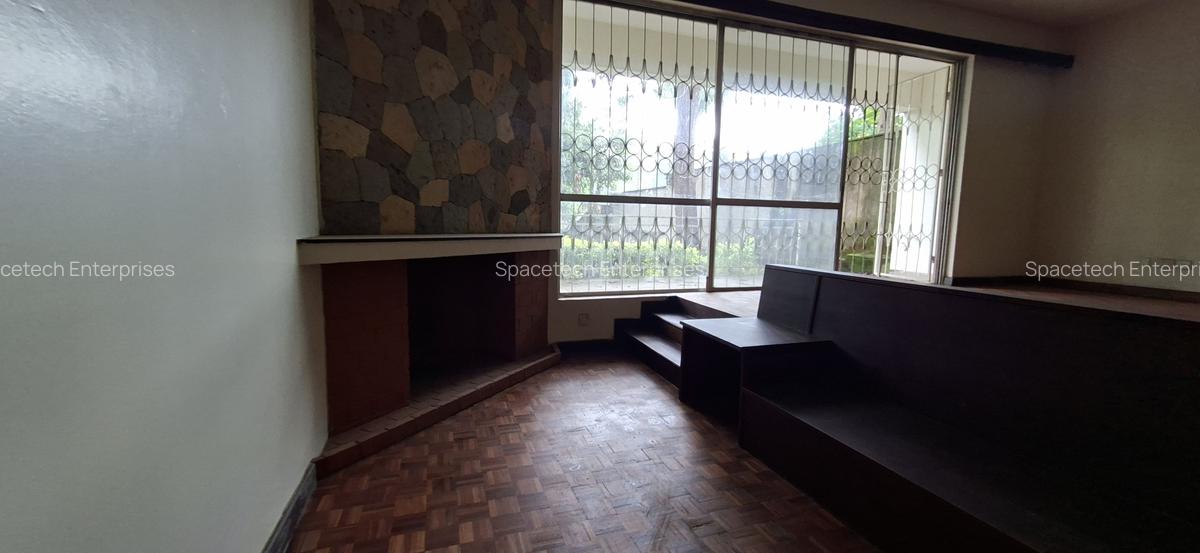 4 Bed Townhouse with En Suite in Spring Valley - 8