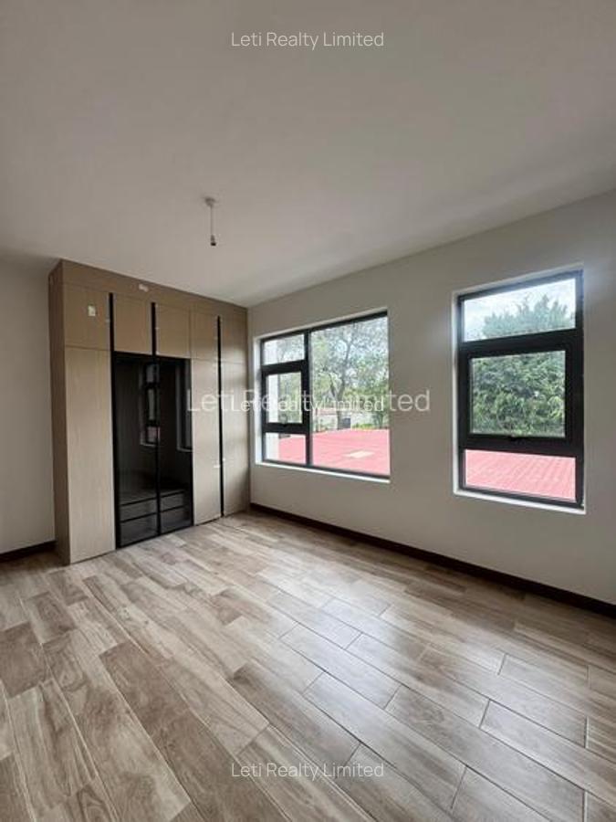 6 Bed Townhouse with En Suite in Lavington - 4