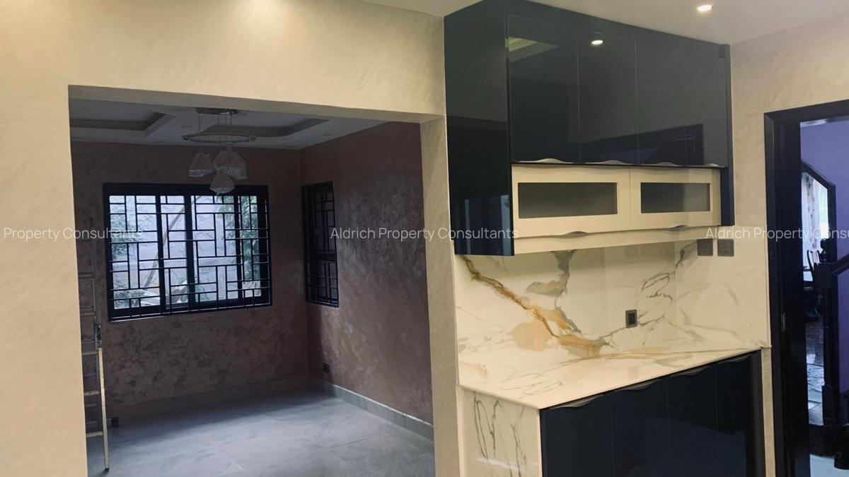 4 Bed Townhouse with En Suite in Parklands - 12