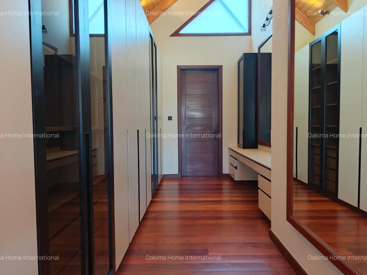 4 Bed House with En Suite in Runda - 16