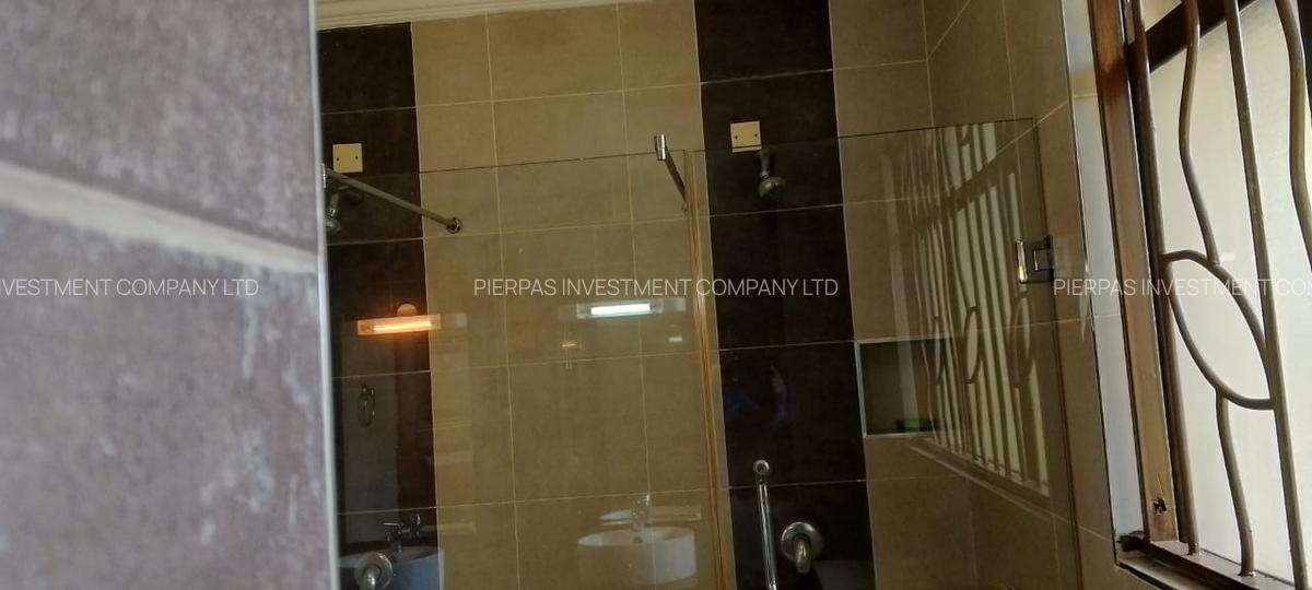 4 Bed Townhouse with En Suite in Garden Estate - 7