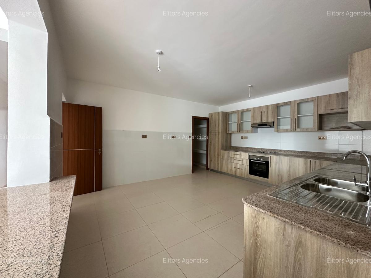 3 Bed Apartment with En Suite at Sports Road - 6