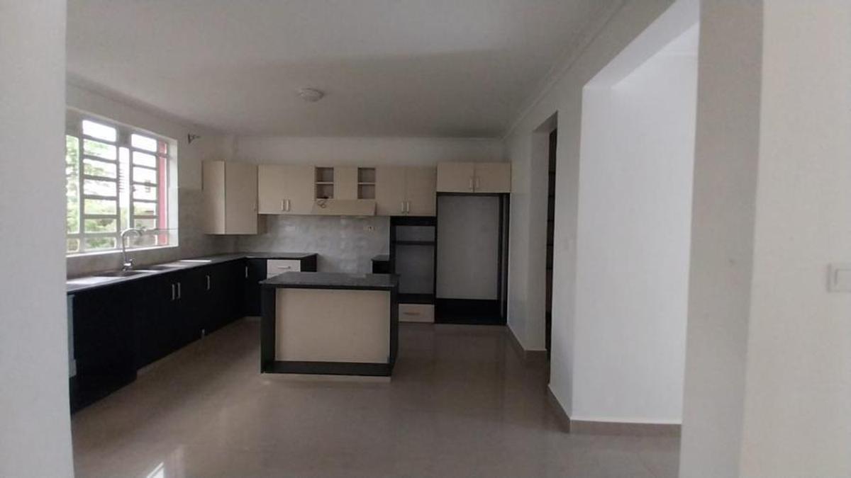 4 Bed House with En Suite at Yukos - 8