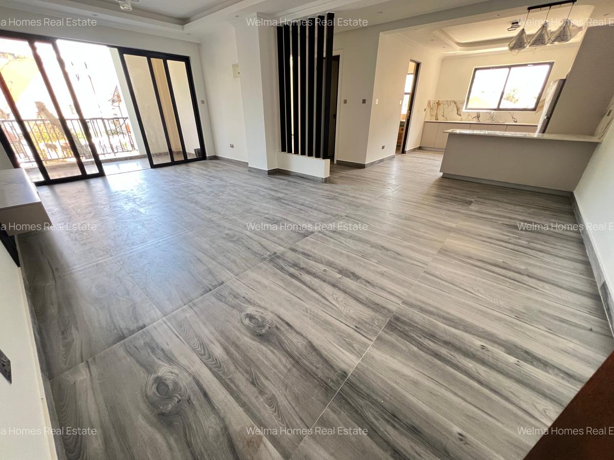 1 Bed Apartment with En Suite at Brookside - 3