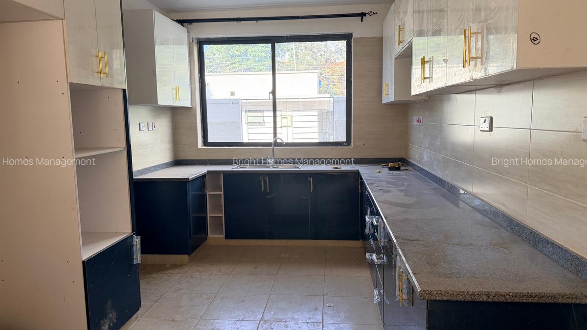 4 Bed Townhouse with En Suite in Lavington - 6