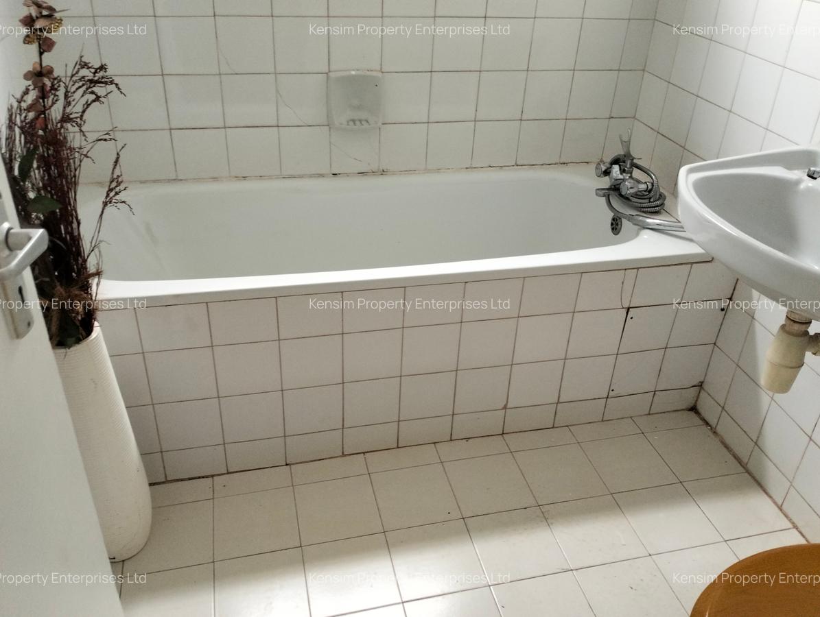 4 Bed Townhouse with En Suite in Lavington - 20