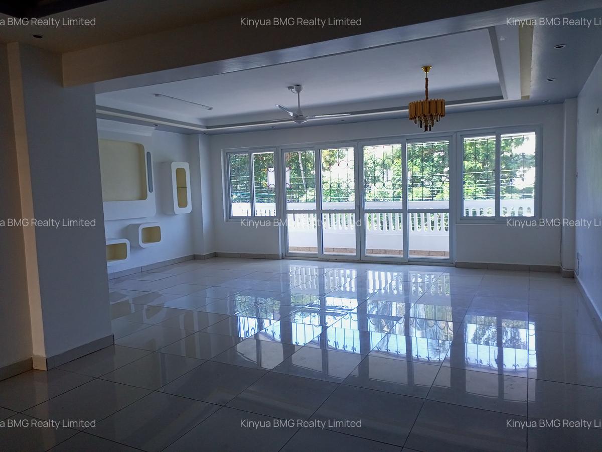 3 Bed Apartment with En Suite in Nyali Area - 2
