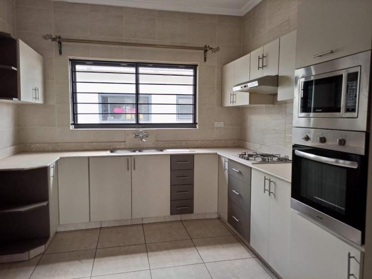 3 Bed Apartment with En Suite at Rhapta Rd - 2