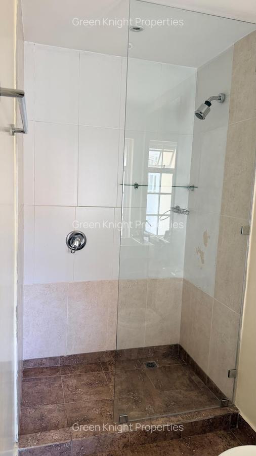 5 Bed House with En Suite in Spring Valley - 12