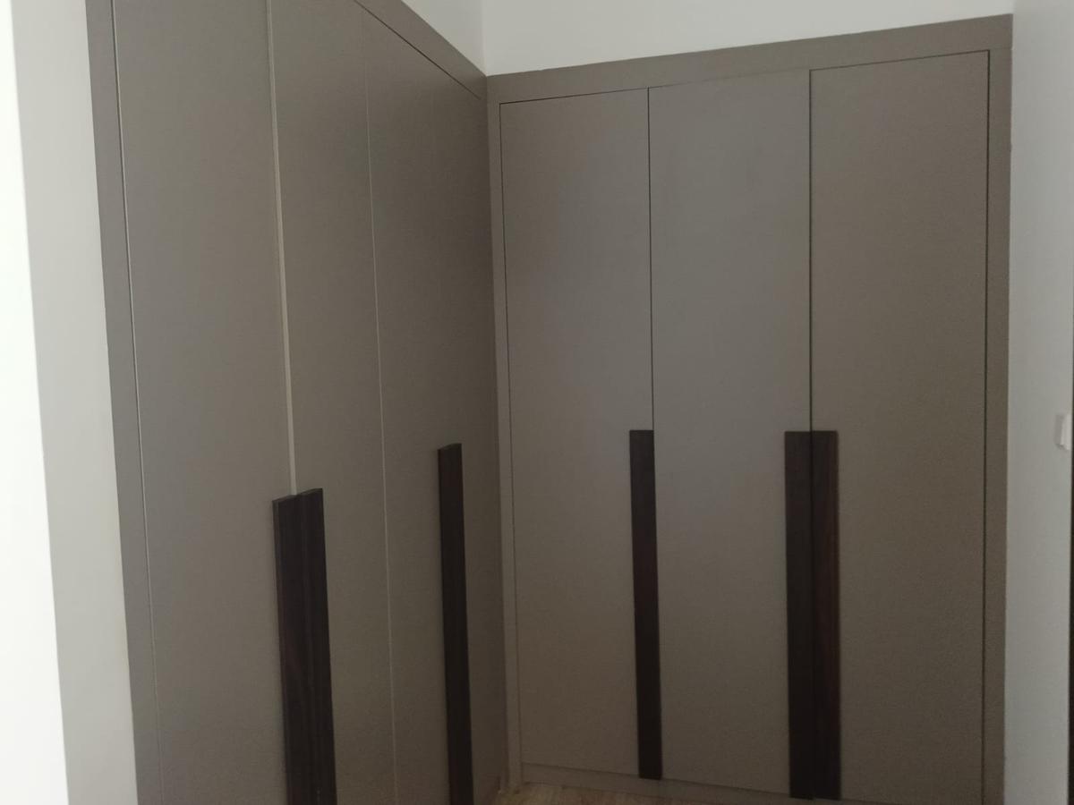 Serviced 2 Bed Apartment with En Suite at Two Rivers - 12