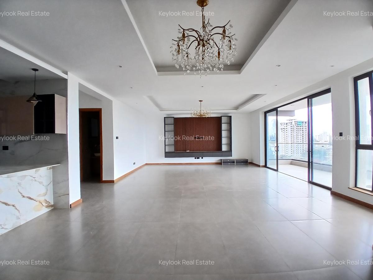 3 Bed Apartment with En Suite at Riverside Drive - 17