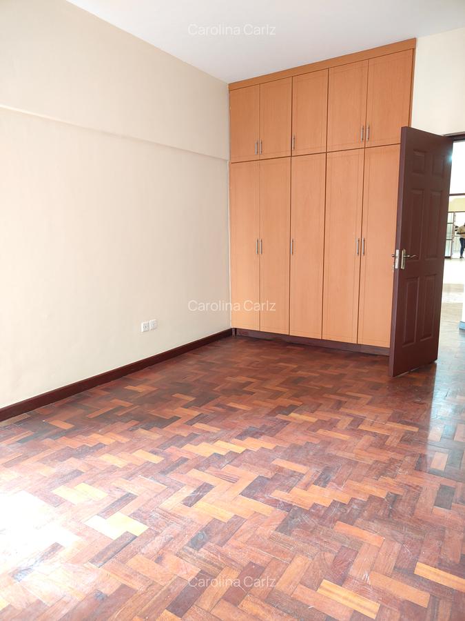 4 Bed Apartment with En Suite at Brookside Drive - 13