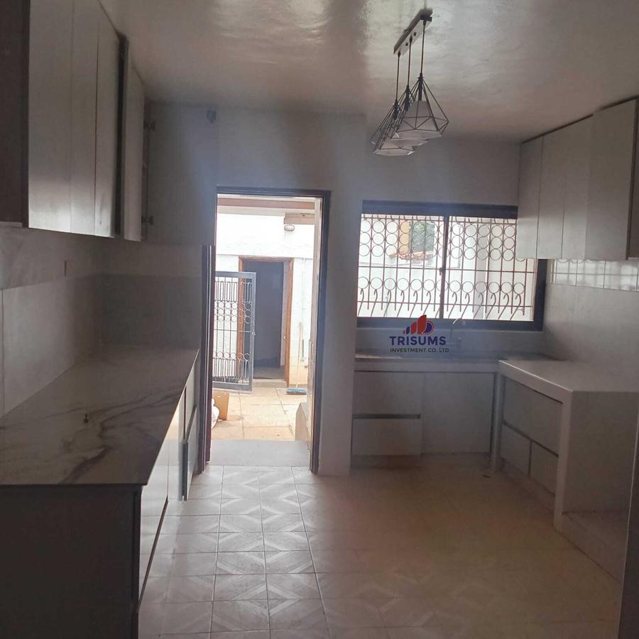 5 Bed Townhouse with En Suite at Westland - 8
