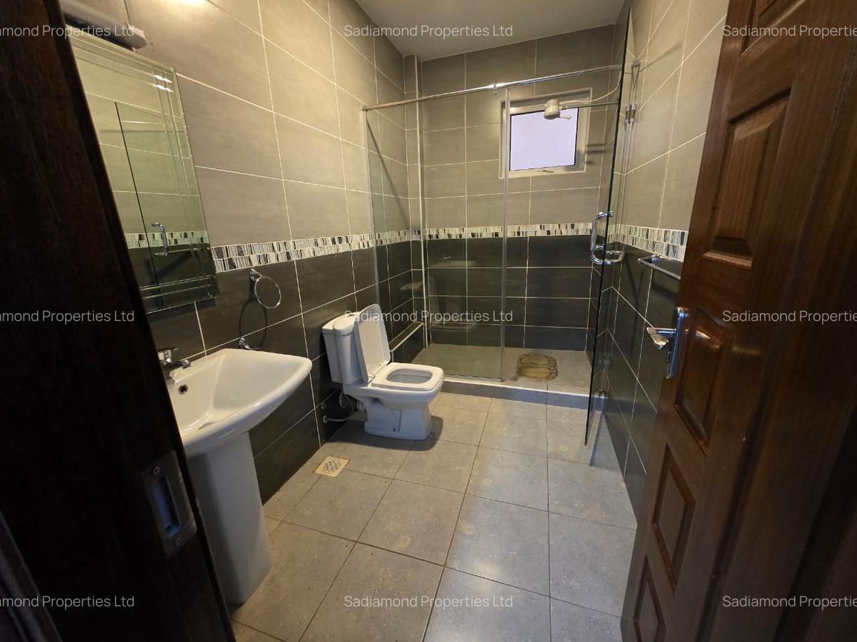 Furnished 2 Bed Apartment with En Suite in Brookside - 3