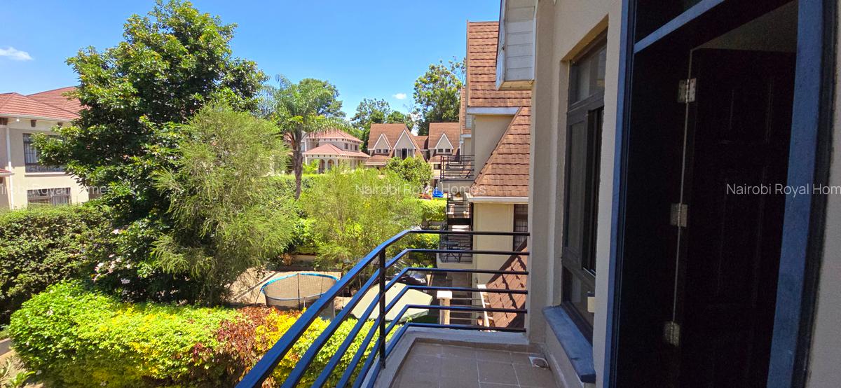 5 Bed Townhouse with En Suite at Lavington Green - 20