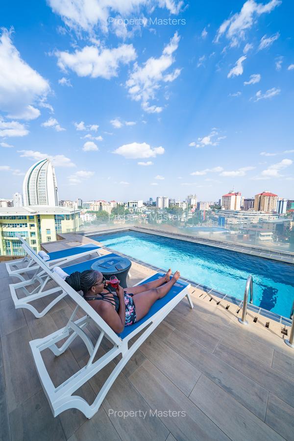 Serviced 2 Bed Apartment with En Suite at Wood Avenue - 3