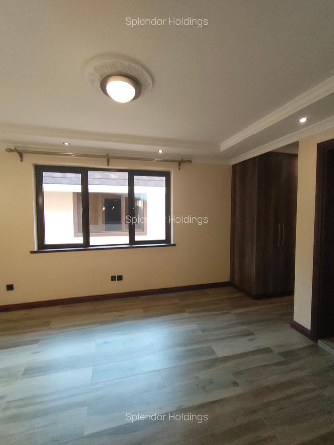 5 Bed Townhouse with En Suite in Lavington - 19