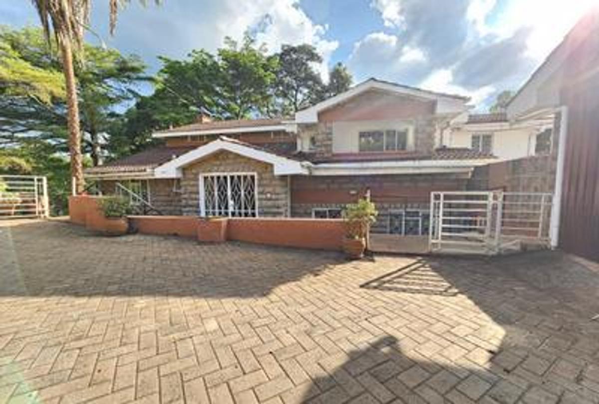 4 Bed House with En Suite in Nyari - 6