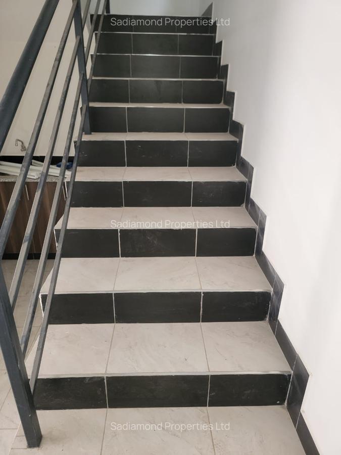 6,500 ft² Warehouse with Parking in Syokimau - 3