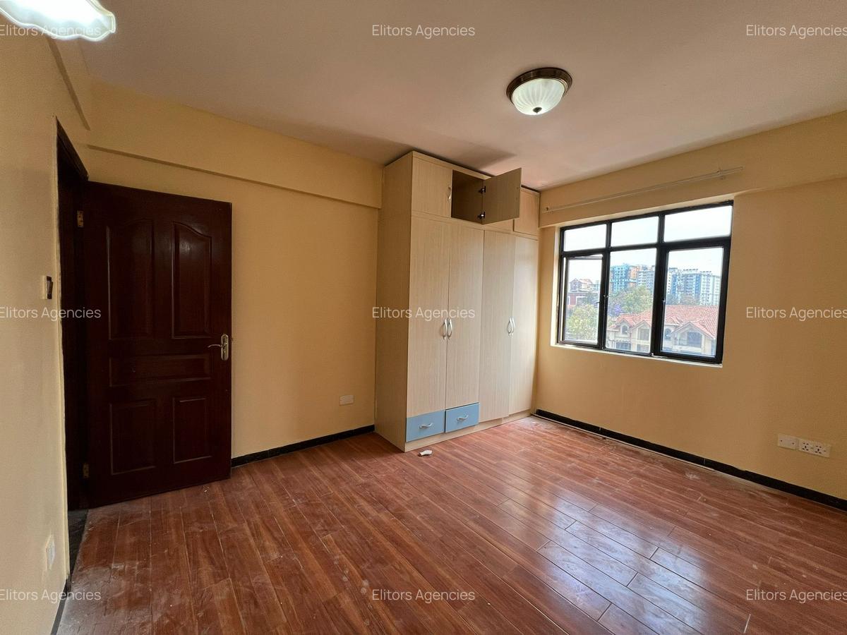2 Bed Apartment with En Suite at Argwings Kodhek - 8