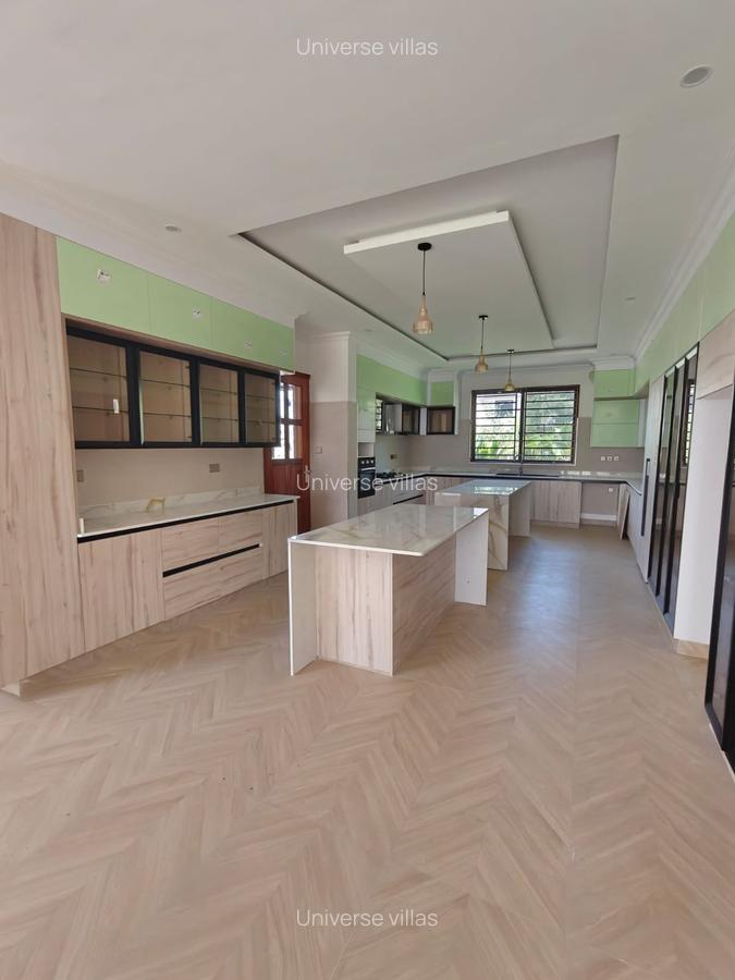 8 Bed Townhouse with En Suite at Karen - 3