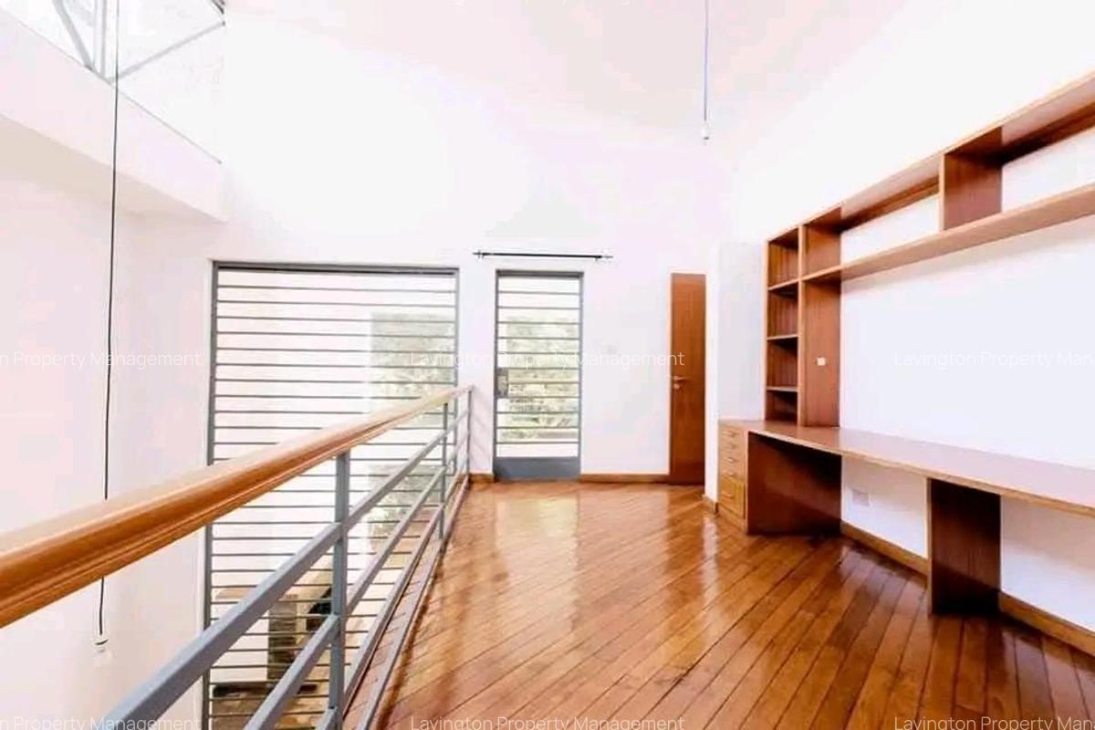 4 Bed Townhouse with En Suite at Lavington Green - 7