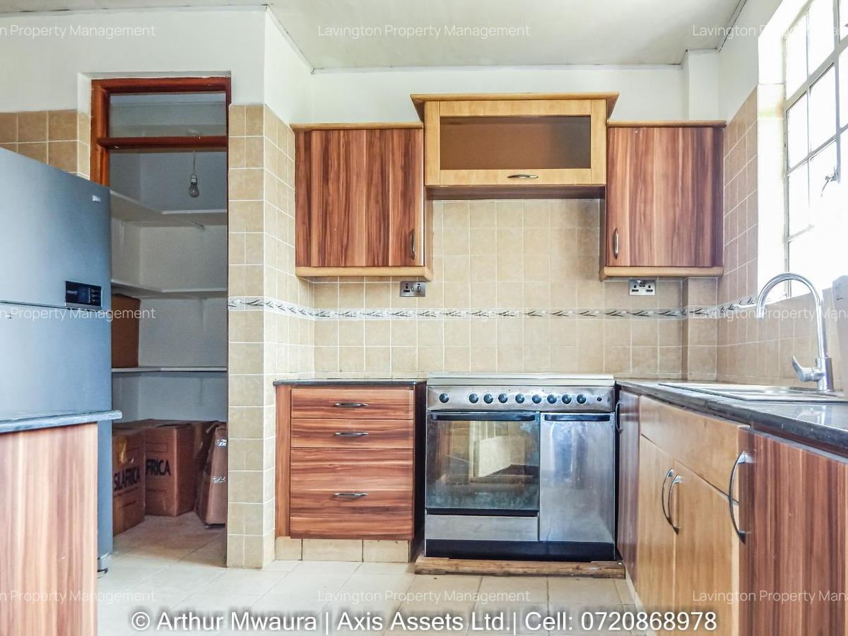3 Bed Apartment with En Suite at Riverside Drive - 9