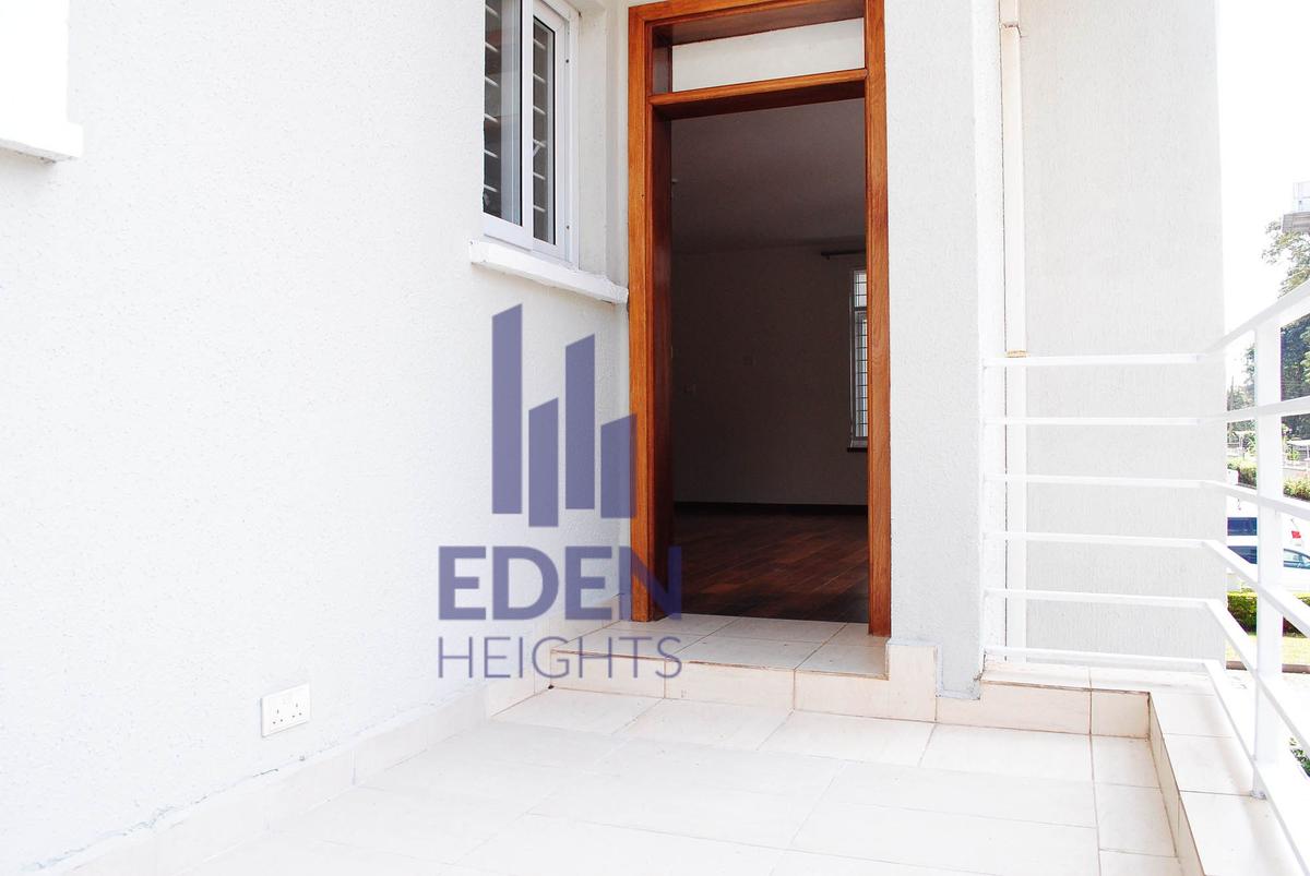 5 Bed Townhouse with En Suite in Lavington - 9