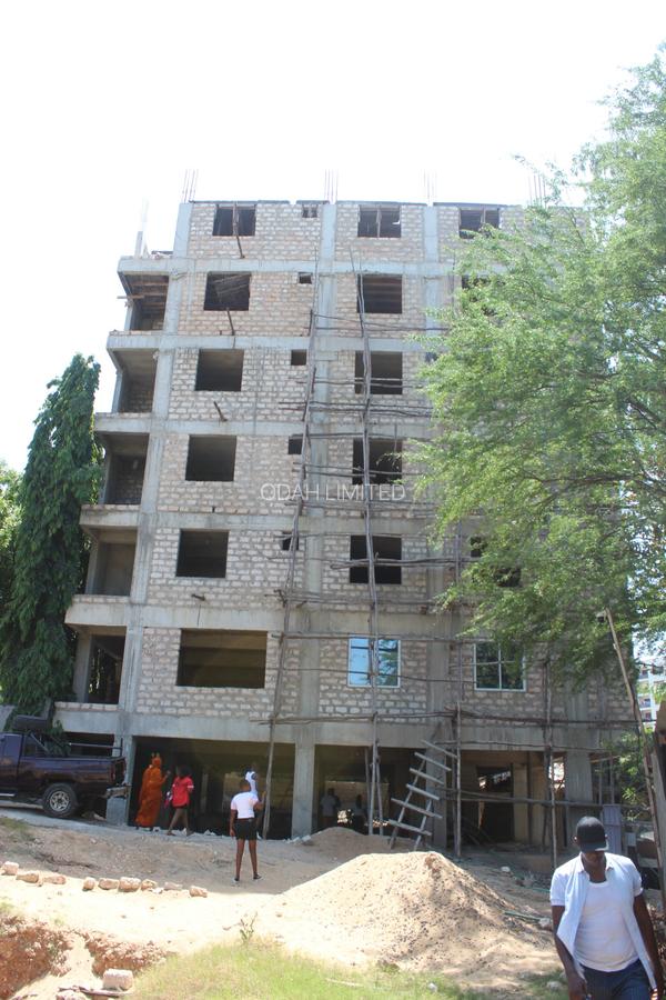 1 Bed Apartment with En Suite at Mombasa Area - 5
