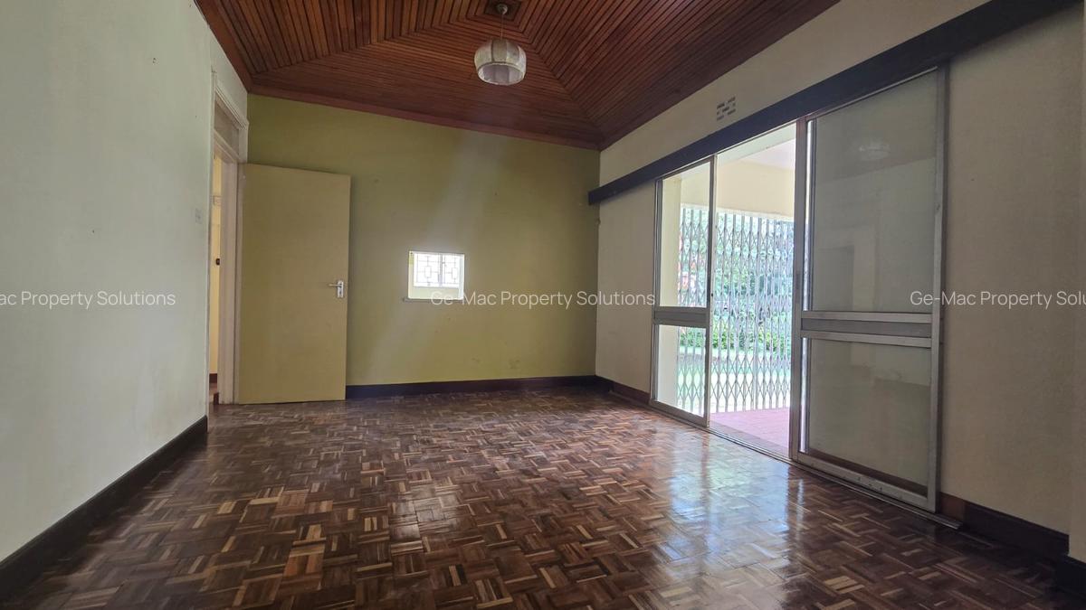 4 Bed House with En Suite in Runda - 3