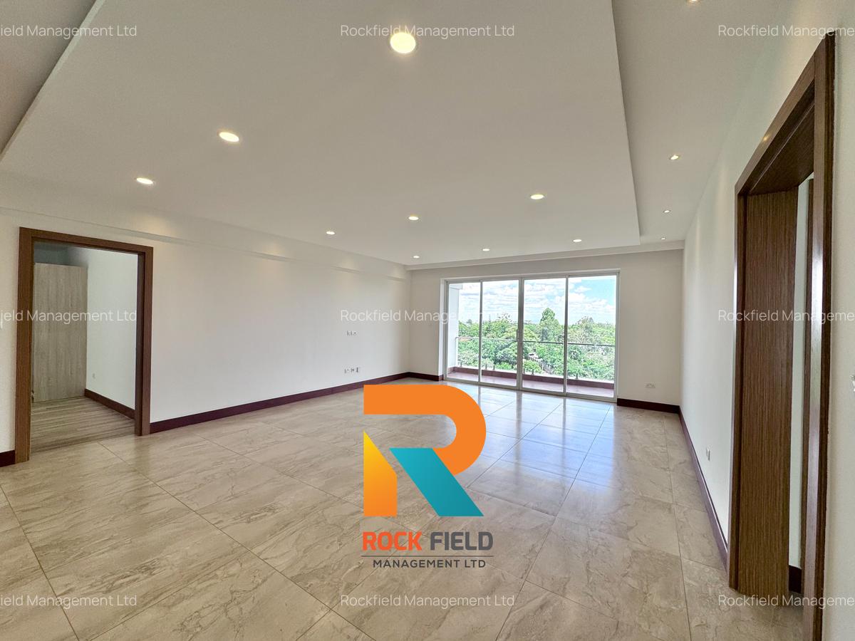 3 Bed Apartment with En Suite in Parklands - 4