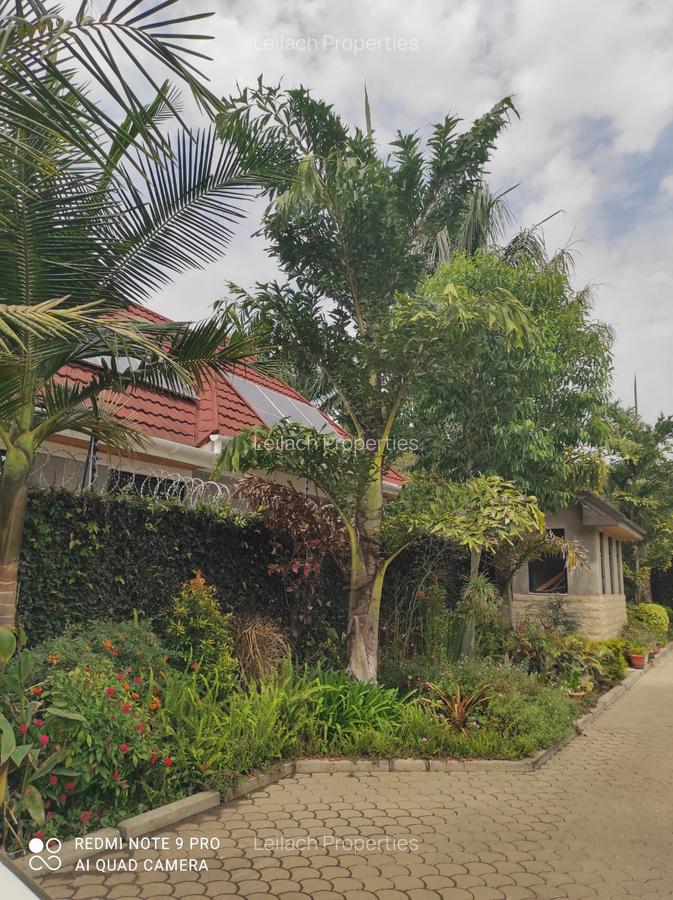 6 Bed House with En Suite in Karen - 2