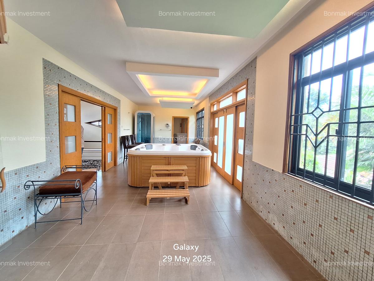 5 Bed Townhouse with En Suite at Kyuna Road - 11