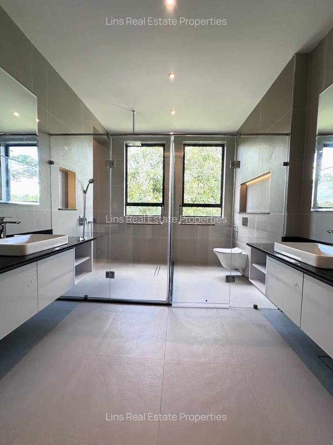 5 Bed Townhouse with En Suite in Kitisuru - 4