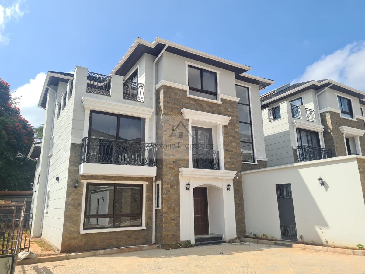 5 Bed Townhouse with En Suite in Spring Valley - 1