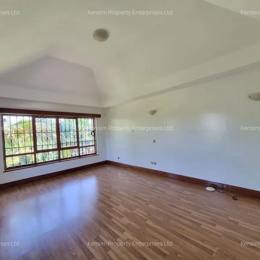 5 Bed Townhouse with En Suite in Runda - 9