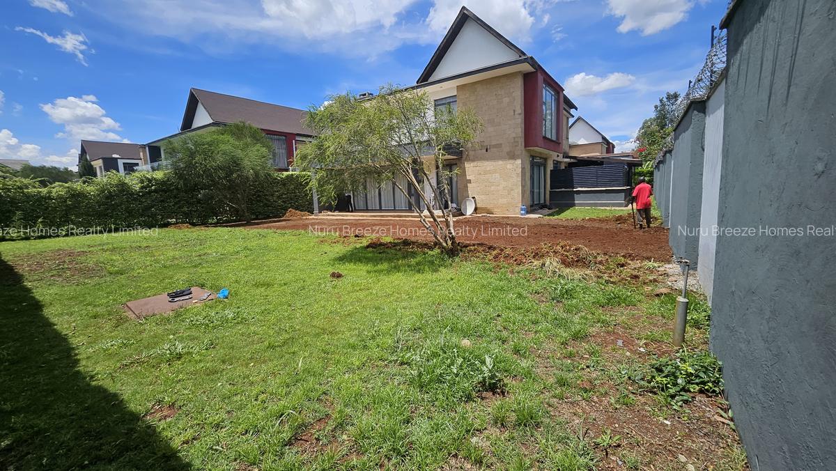 4 Bed Townhouse with En Suite in Ridgeways - 15